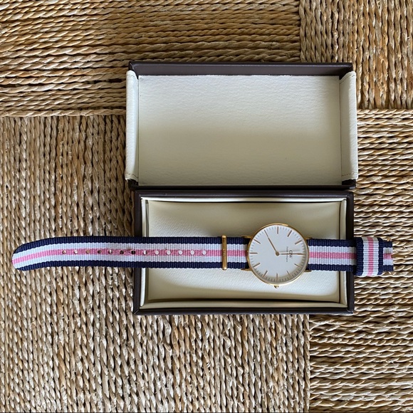 DANIEL WELLINGTON sporty spice watch - Picture 5 of 5